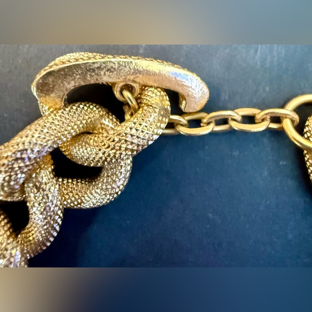 Vintage 80s Gold Tone Curb Chain Necklace 24” & Bracelet 8” Set - Picture 5 of 9